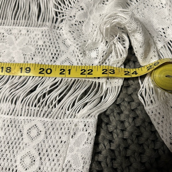 Alexa & Stella XL white pointelle kimono/coverup, fringe, self tie closure. - Picture 3 of 4